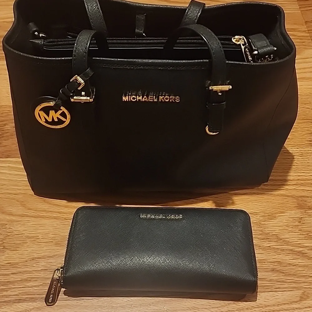 Michael Kors Black Handbag and Wallet Set